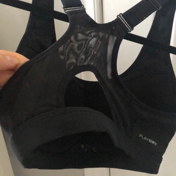 Small Reebok sports bra - Picture 4 of 4